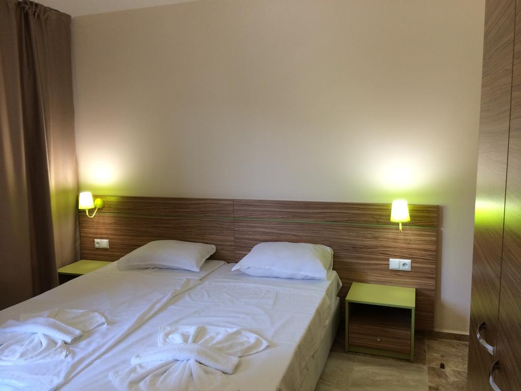 Tm Deluxe Hotel Slantschew brjag Zimmer foto